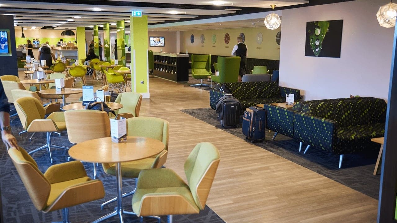 Stansted Airport Escape Lounges Slide 2